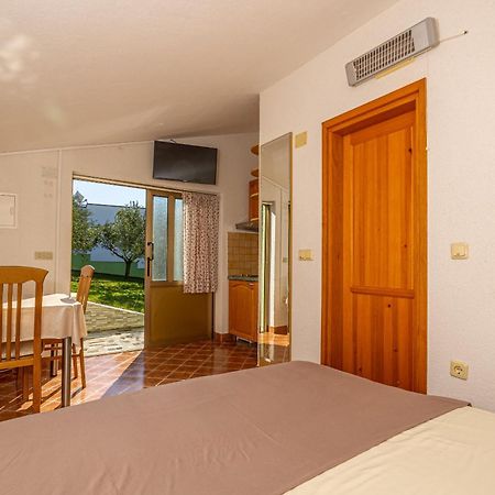 Apartments Francoise Crikvenica Exterior photo