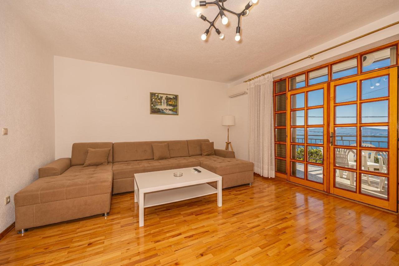 Apartments Francoise Crikvenica Exterior photo