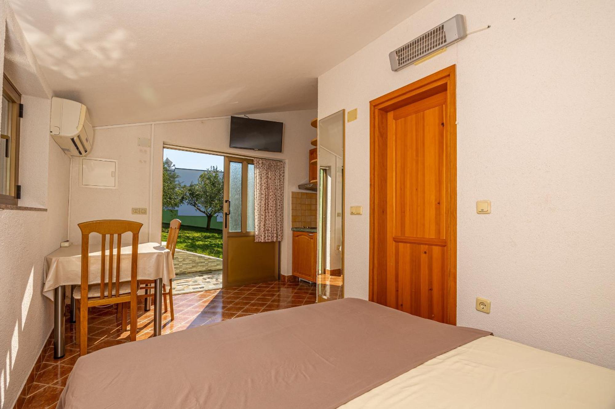 Apartments Francoise Crikvenica Exterior photo