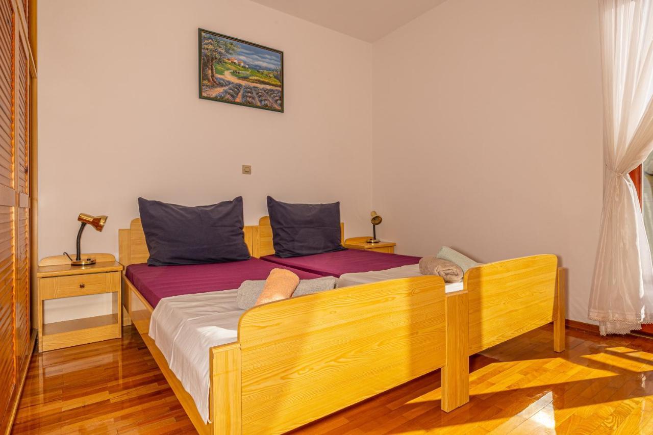Apartments Francoise Crikvenica Exterior photo