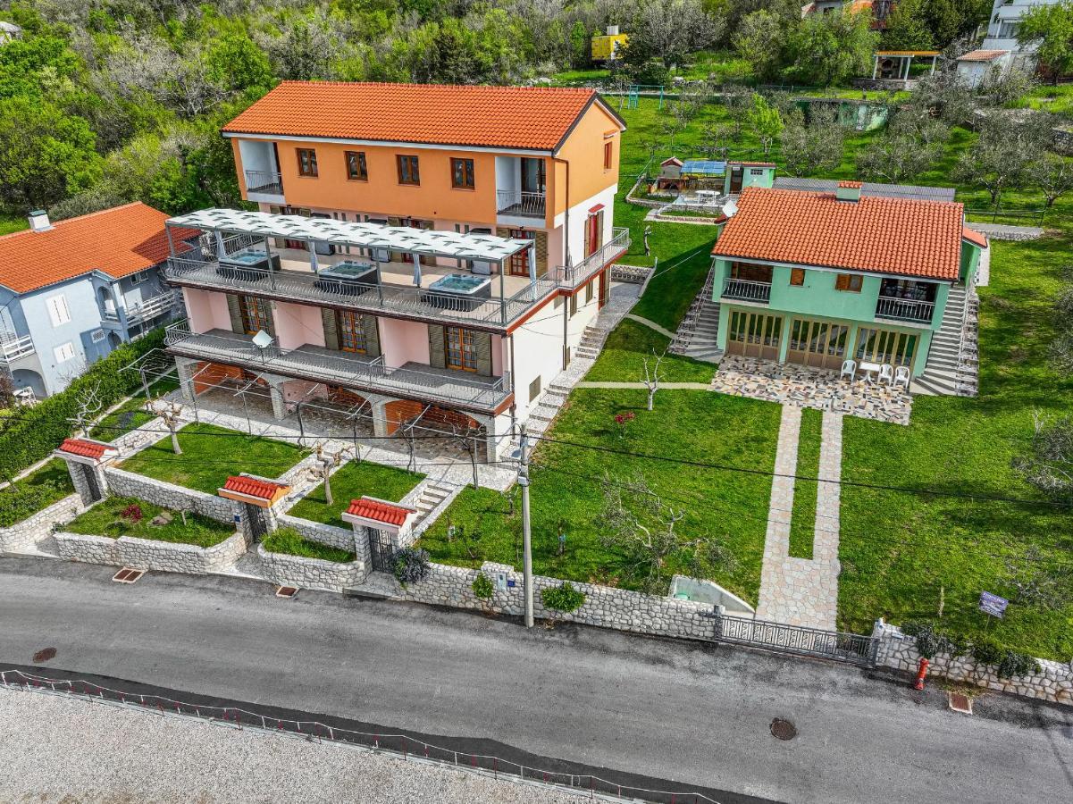 Apartments Francoise Crikvenica Exterior photo