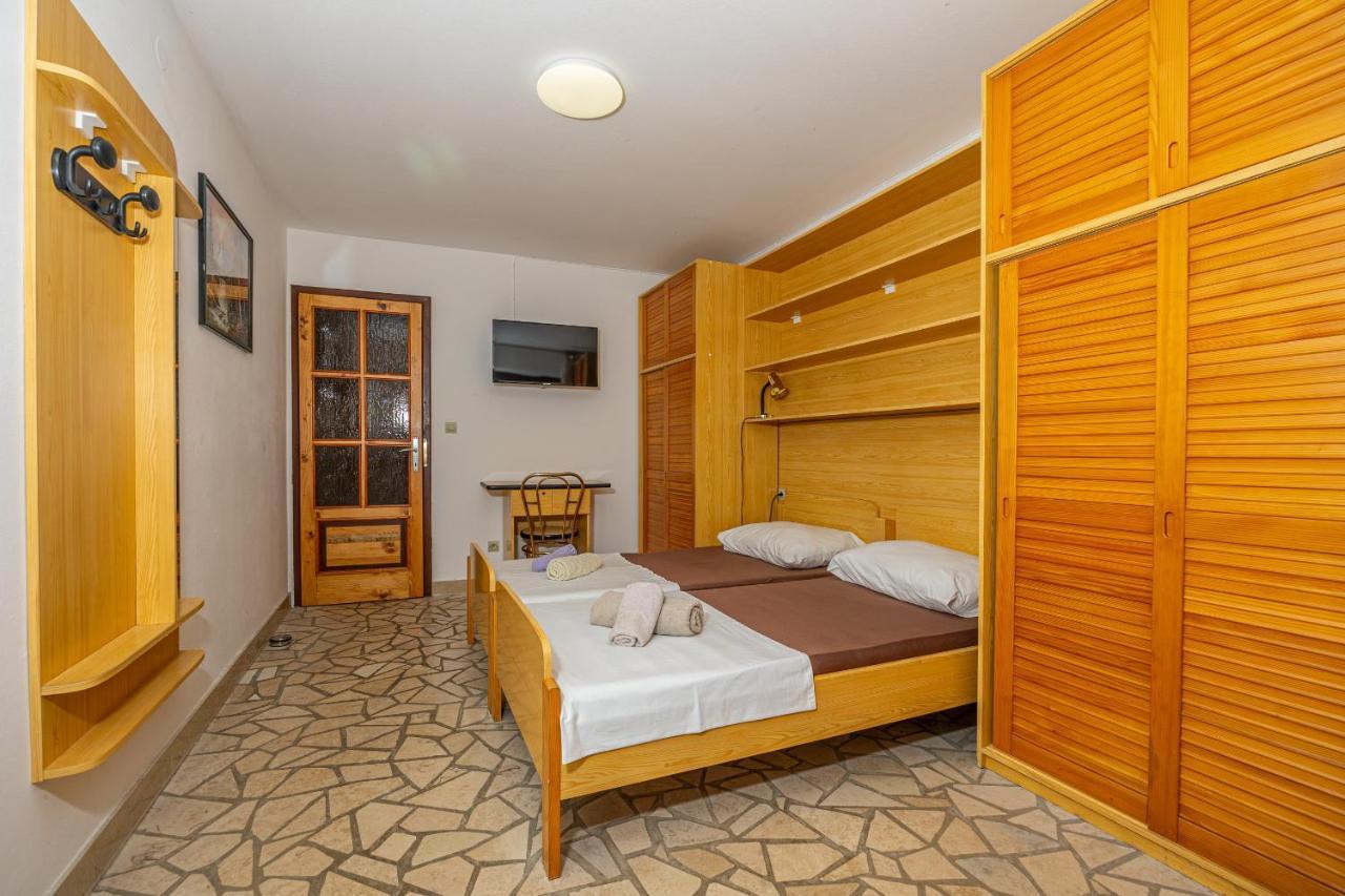 Apartments Francoise Crikvenica Exterior photo